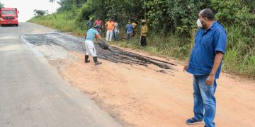 Clodoaldo visita Zona Rural e vistoria recuperação de ramais na Vila Santa Luzia