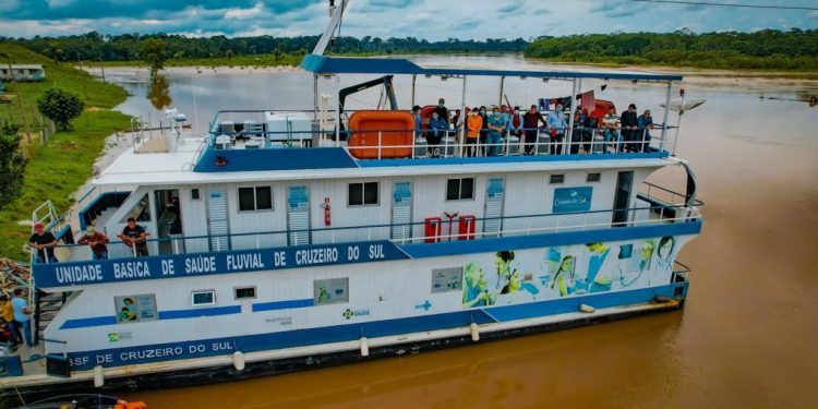 Prefeitura vai manter Unidade Fluvial de Saúde de inverno a verão atendendo ribeirinhos