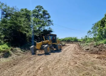 Prefeitura de Cruzeiro do Sul acelera serviços em bairros e ramais