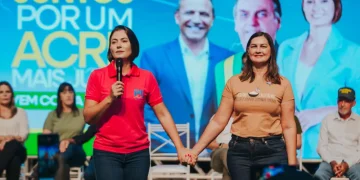 Delcimar Leite se filia ao PL em cerimônia com Michelle Bolsonaro em Cruzeiro do Sul